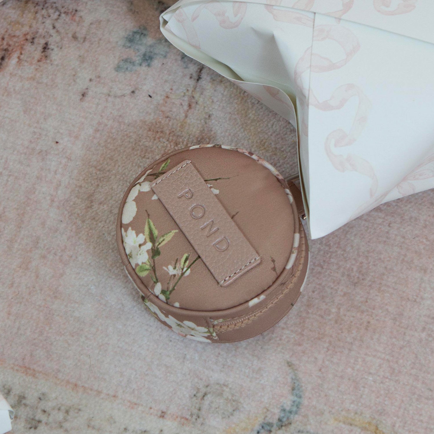 Floral Airtag Keychain Pouch